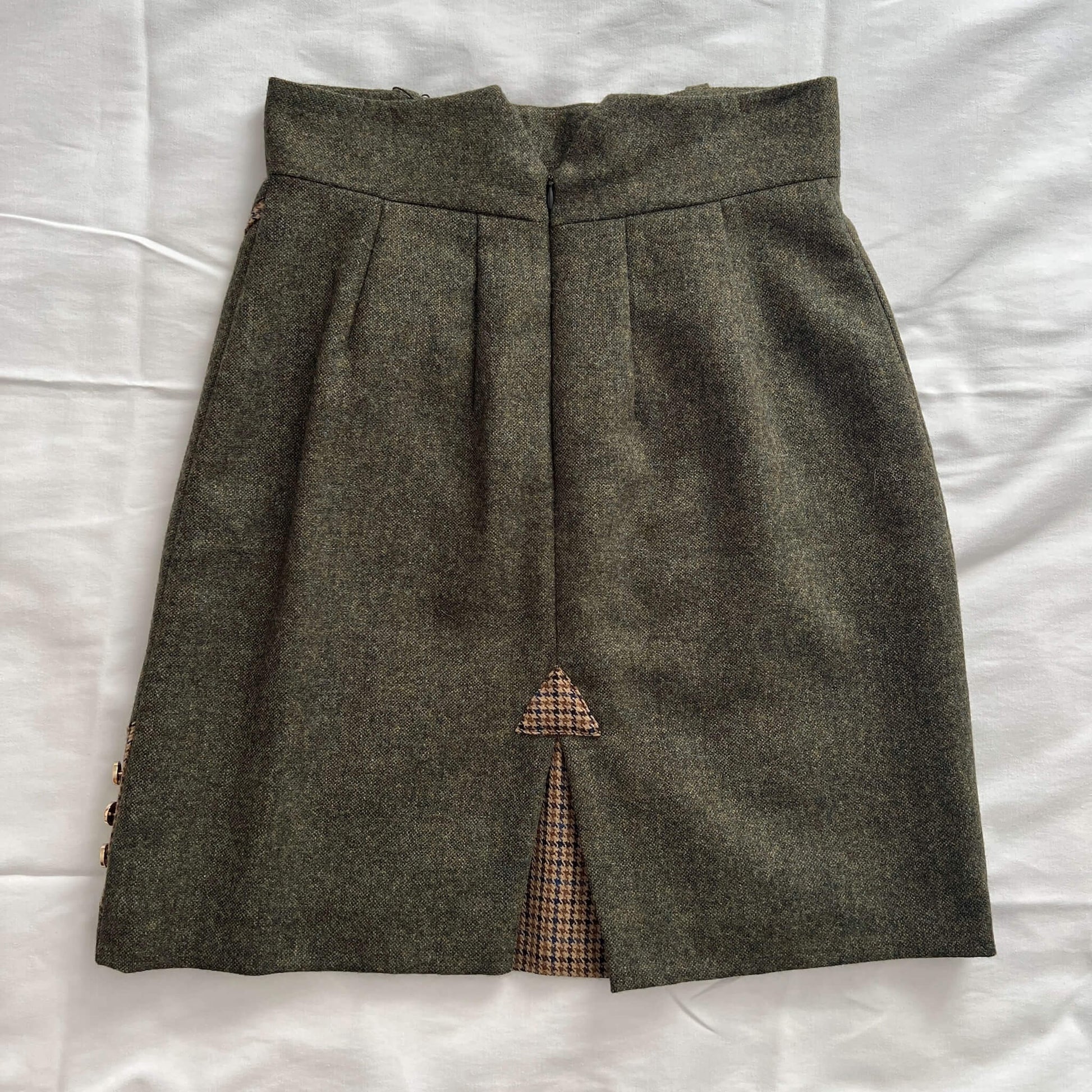 adderbury green tweed skirt back