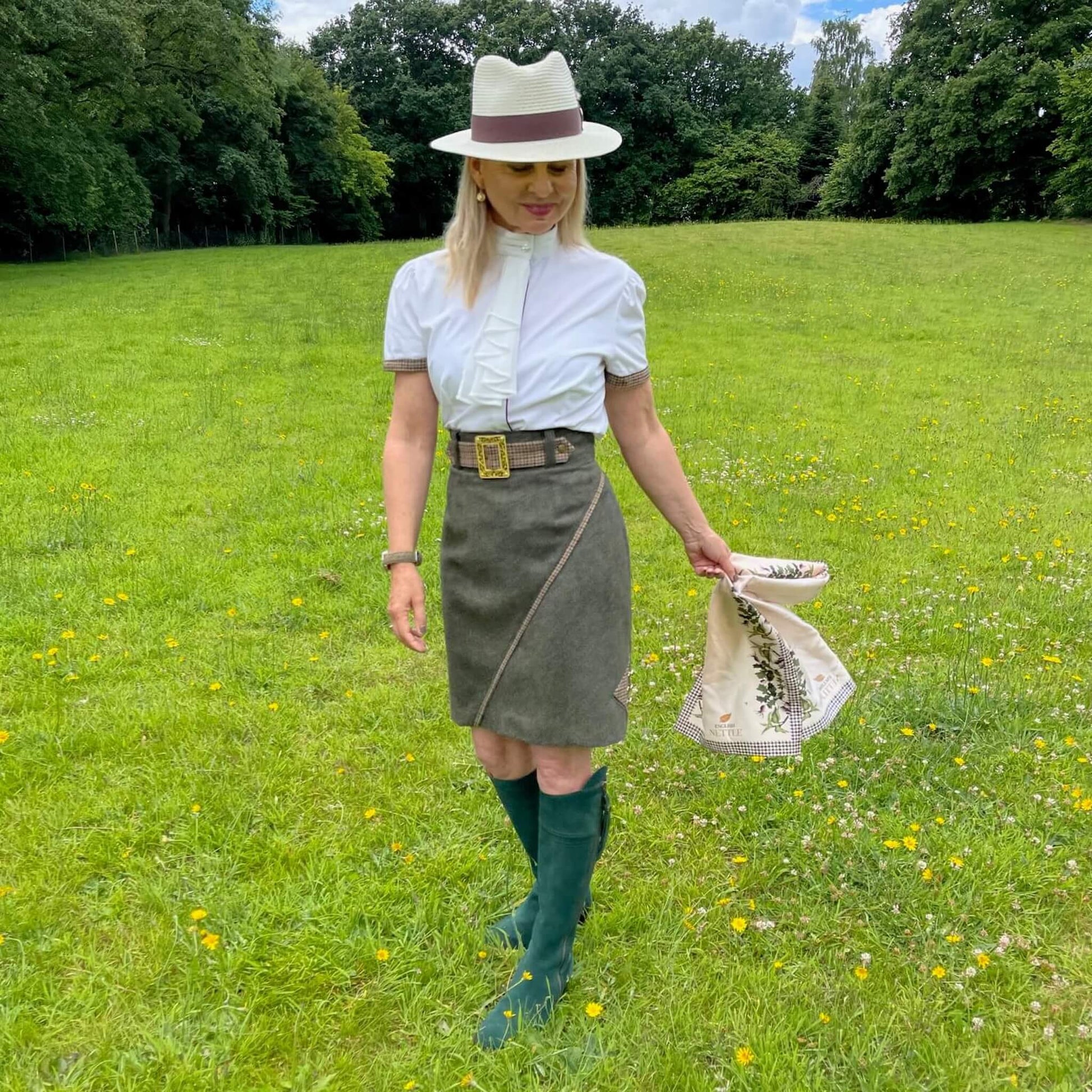 summer country outfit featuring green tweed skirt