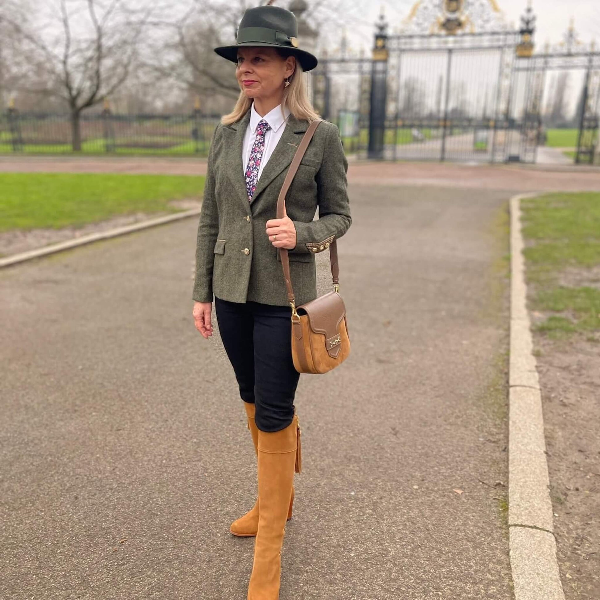 autumn country outfit featuring green tweed jacket