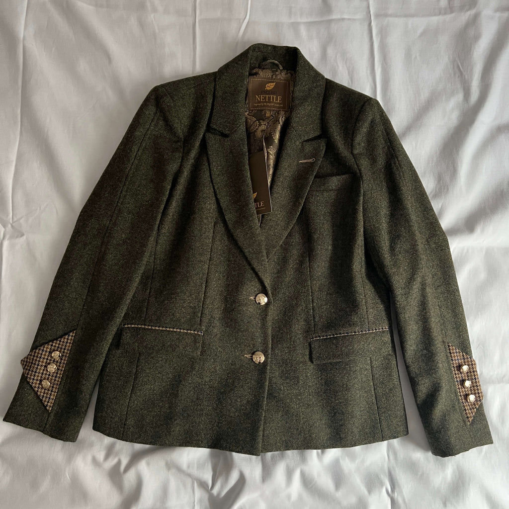 Heyford English Nettle ladies' tweed jacket in Village Green from the front